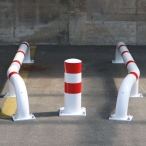 Image BLACK BULL HGV Bollard  (2)