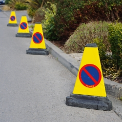 TRAFFIC-LINE No Waiting Bollard